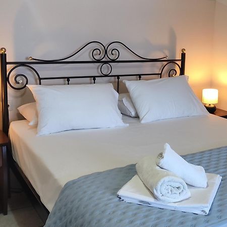 Captain Nick Aparthotel Mikros Gialos Exterior photo