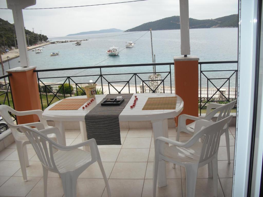 Captain Nick Aparthotel Mikros Gialos Exterior photo