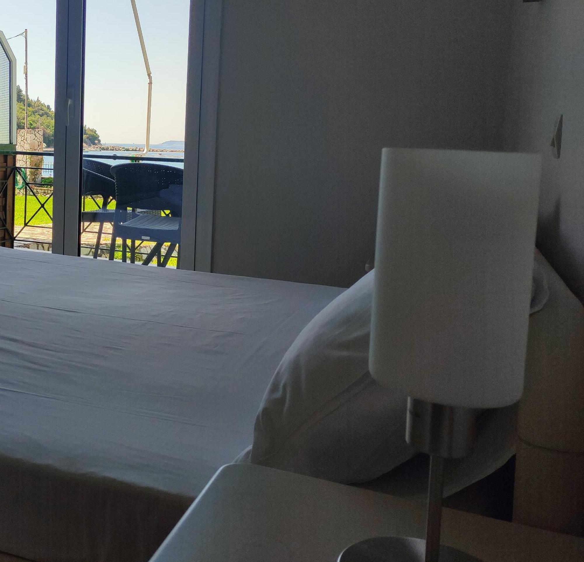 Captain Nick Aparthotel Mikros Gialos Exterior photo