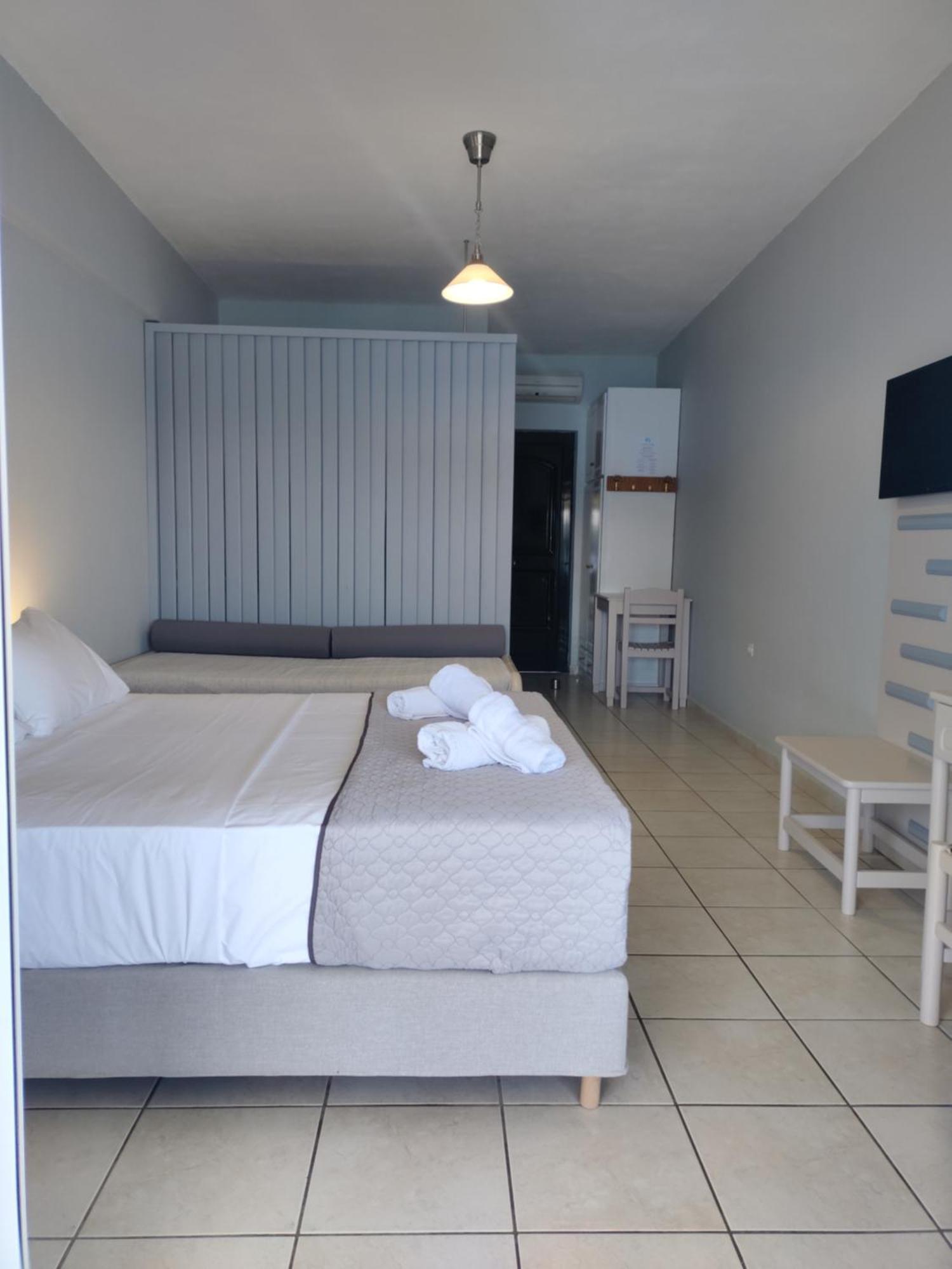 Captain Nick Aparthotel Mikros Gialos Exterior photo