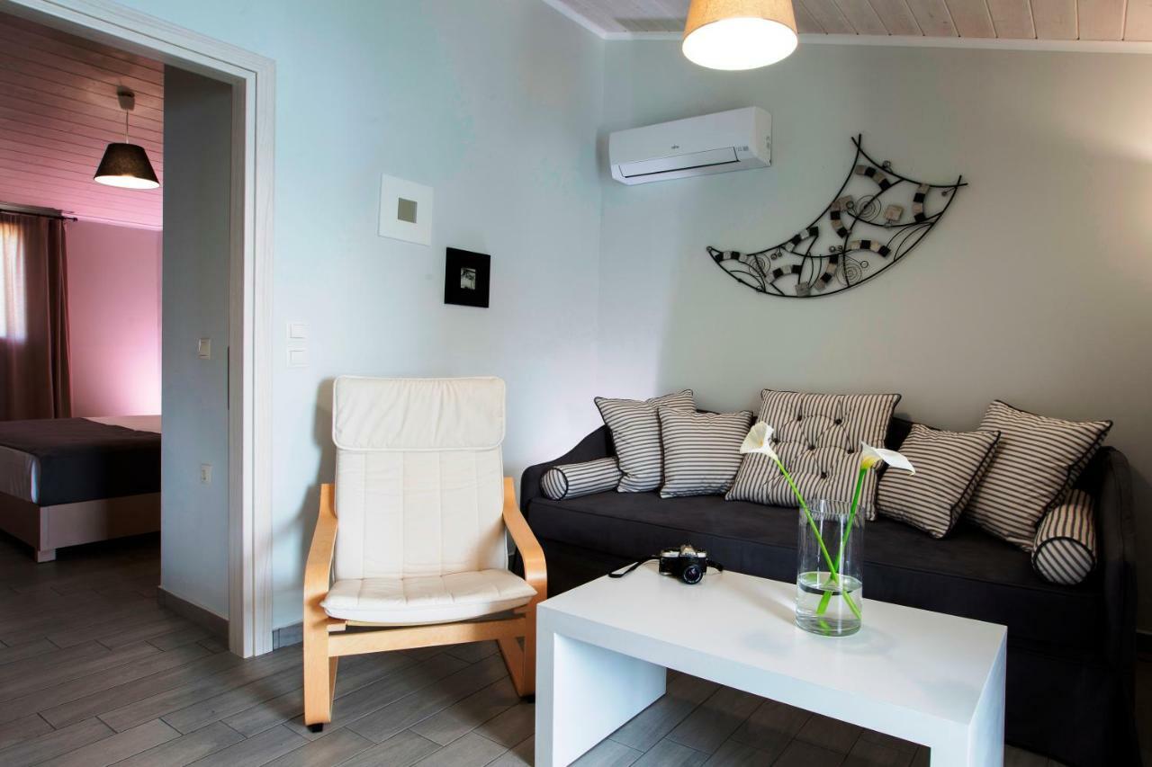 Captain Nick Aparthotel Mikros Gialos Exterior photo