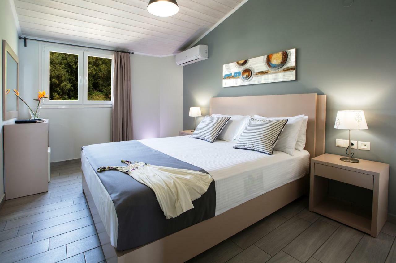 Captain Nick Aparthotel Mikros Gialos Exterior photo
